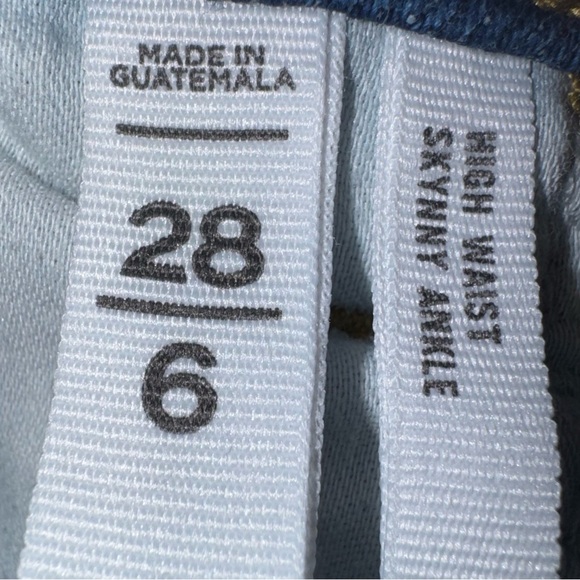 LOFT Women’s High Rise Skinny Jeans Size 28 Raw Hem Distressed Ankle Denim - Picture 7 of 9